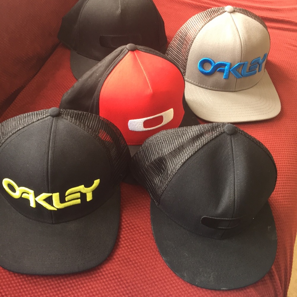 Bundle Oakley Baseball Caps - image 1